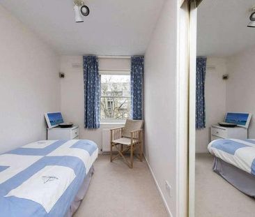 Thorney Crescent, London, SW11 - Photo 3