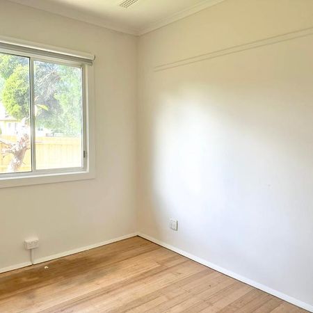 Spacious Family Home in a Prime Corner Position - Photo 3