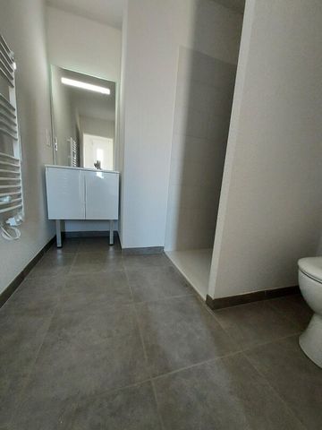 Location Appartement 2 pièces 42m² NOIRMOUTIER EN L ILE 85330 - Photo 4