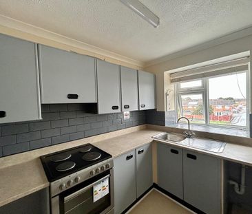 2 bedroom flat to rent - Photo 4