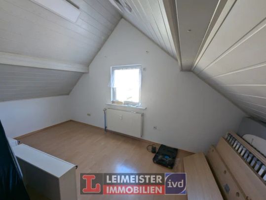 WOHNEN MIT FLAIR- 3 ZI-DACHGESCHOSSWOHNUNG IN KLEINOSTHEIM - Photo 1