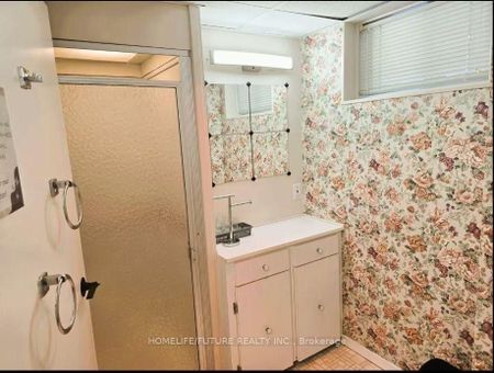 For Lease - 7 Stonehenge Crescent, Toronto, Ontario - Photo 2