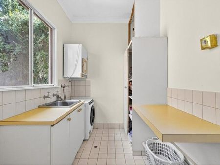 205 The Esplandade, Mount Pleasant - Photo 2