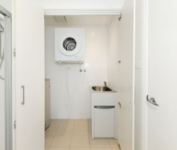 Light and Bright - Leafy, Treetop Views - Photo 4