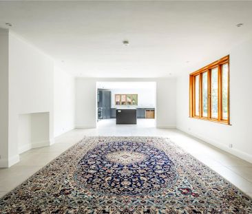 4 bedroom detached house to rent - Photo 2