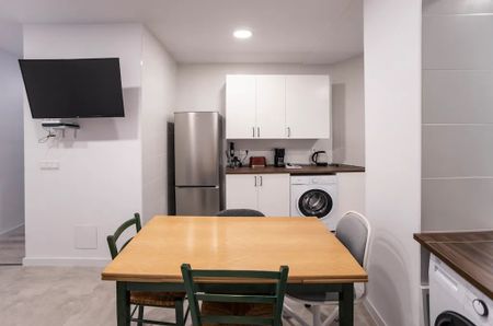 Calle de Guzmán el Bueno, Madrid, Community of Madrid 28015 - Photo 2