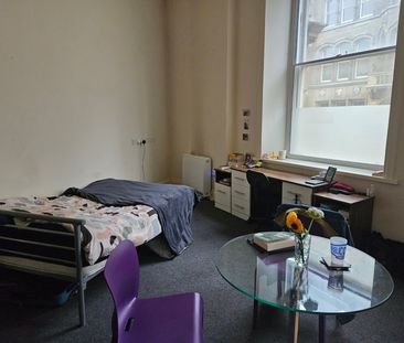 Tite Hall Studios, Huddersfield, HD1 - Photo 5