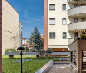 Cozy single room with window in Milan - Photo 4