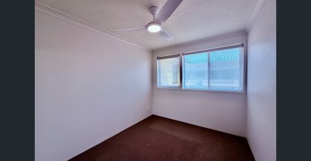 Quiet Coastal Retreat with Sea Breezes - Photo 3