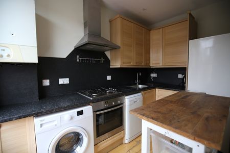 Room in a Shared Flat, Mundania Road, SE22 - Photo 5