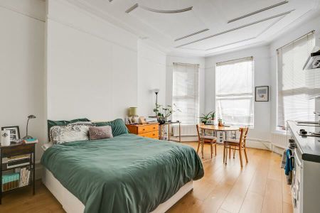 Studio Flat To Let - Photo 3