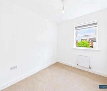 4 bedroom semi-detached house to rent - Photo 5
