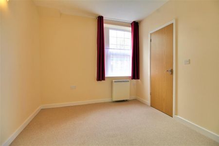 Gable End, Victoria Road, Aldershot, GU11 - Photo 3