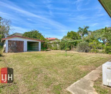 AIR CONDITIONED THREE BEDROOM HOUSE - Photo 3