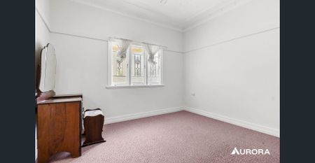 LARGE UPDATED 2 BEDROOM UNIT - Photo 3