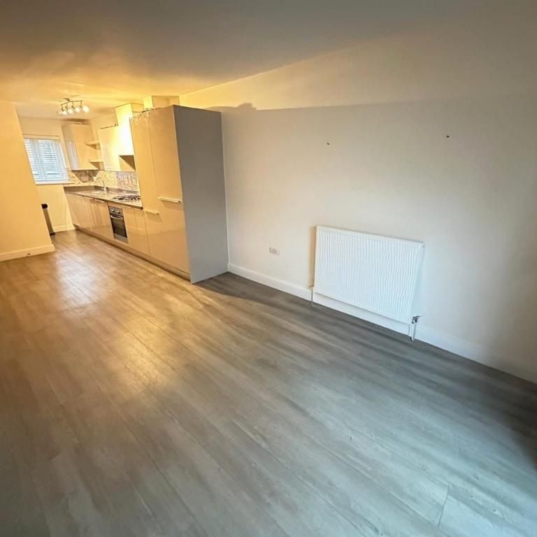 4 bedroom terraced house to rent - Photo 1