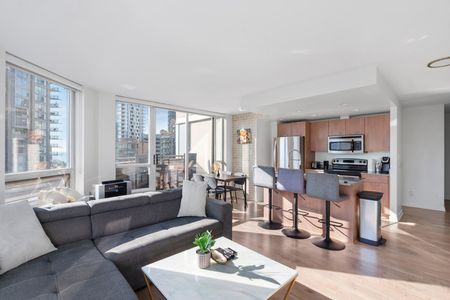 Howe Street - Photo 4