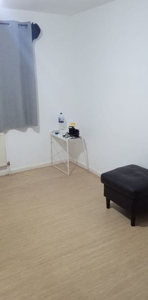 Room in a Shared Flat, Horatio Place, E14 - Photo 1