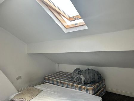 4 bedroom terraced house to rent - Photo 5