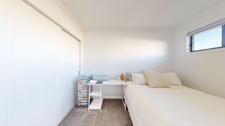 Southlakes Stunner! - Photo 4