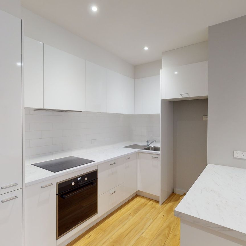 Position Perfect! - Photo 1