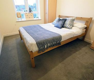1 bedroom in a flat share to rent - Photo 6