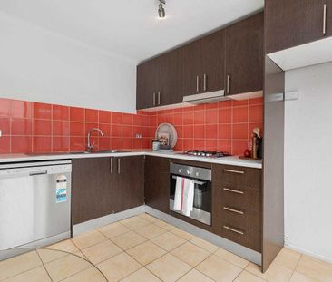 Charming Victorian Terrace in Prime Chapel Street Precinct - Photo 6