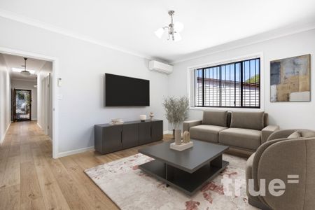 STUNNING RENOVATED HOME IN PRIME LOCATION - Photo 5