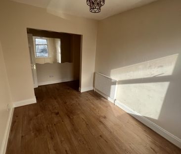 3 bed terraced house to rent Cromwell Road, Hayes UB3 - Photo 2