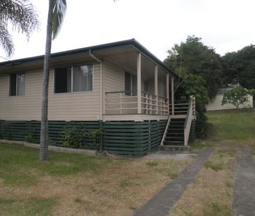 3 BEDROOM HOME - CLOSE TO SCHOOLS, SHOPS AND PUBLIC TRANSPORT - Photo 3