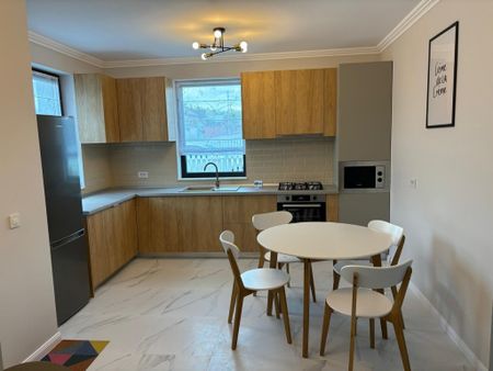 PAULESTI - casa din duplex 4 camere, P+E, 2024 - 1150 euro/l - Photo 5