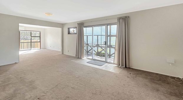 1/1 Eastwood Rise - 3 Bedrooms, 2 Bathrooms - Photo 1