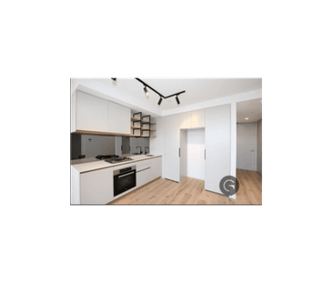 Spacious Apartment In Stunning Location - Photo 1