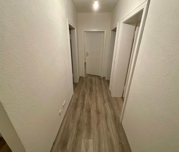 Frisch für Sie renoviert! 3-Zimmer-EG-Wohnung mit Tageslichtbad! - Photo 5