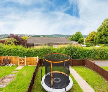 Hithercroft Road, High Wycombe - Photo 1