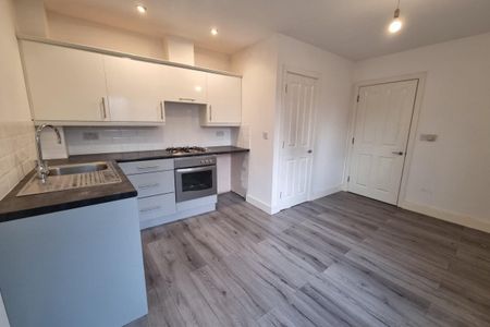 High Street - Photo 5