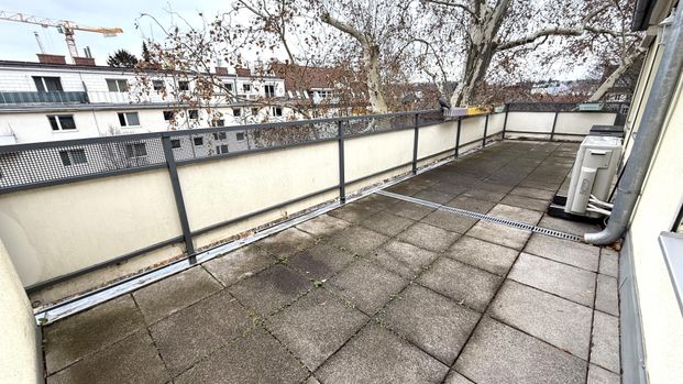 Dommayergasse!!! Klimatisierte DG-Whg ohne Schrägen mit 29m² Terrasse - Photo 1