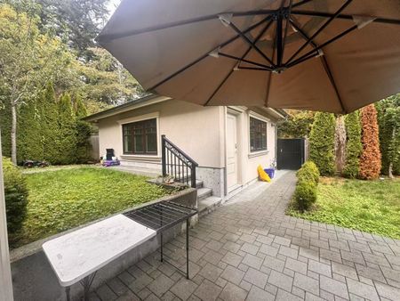 4000 College Highroad apartment — Vancouver, BC (5-Bedroom) - 5 Bedroom - Photo 2