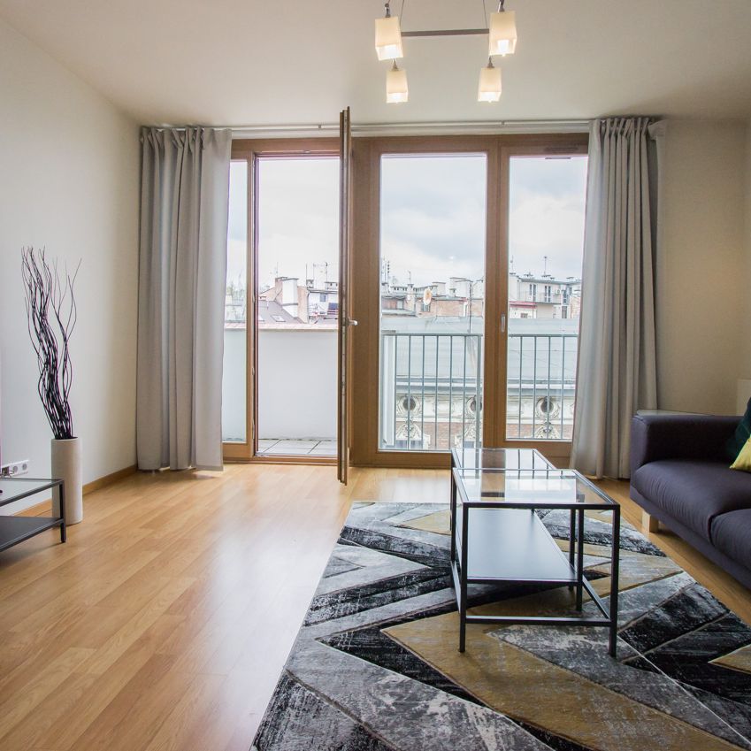 angel plaza - Photo 1