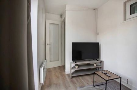 1 Bed Flat, Selby Close, E6 - Photo 3