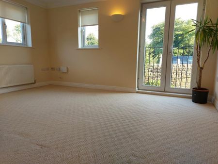 2 bedroom flat to rent - Photo 3