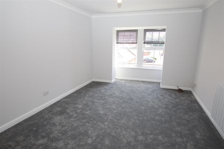 1 bedroom Apartment to let - Photo 5