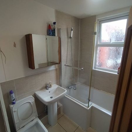 3 Bed Terraced House, Truro Road, L15 - Photo 4