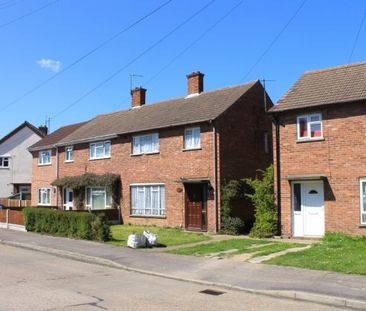 4 Bed - Spruce Avenue, Greenstead, Colchester - Photo 1
