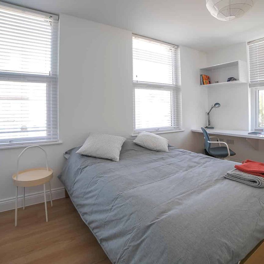 Classic Ensuite 3 - Photo 1