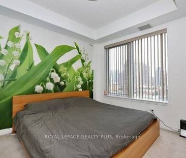 Burnhamthorpe & Confederation Furnished Luxury 1Bdrm Spacious Unit - Photo 4