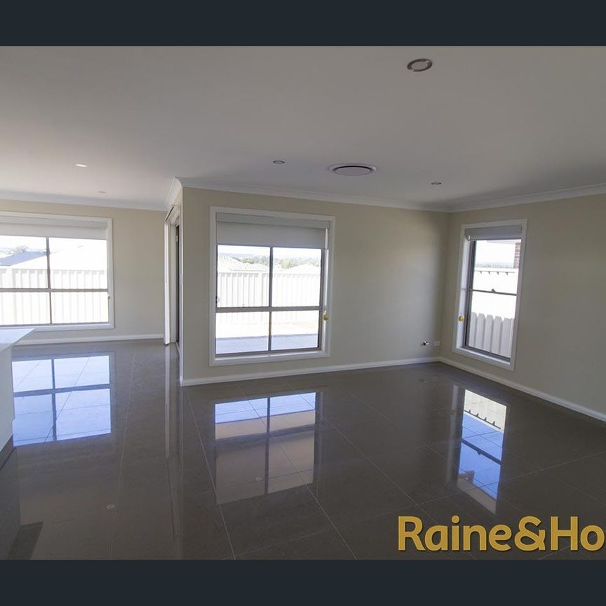 Modern home in Outlook Estate - Photo 1