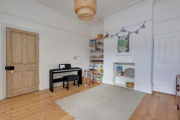 5 bedroom semi-detached house to rent - Photo 1