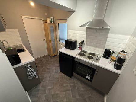 Market Street, Church Gresley, DE11 - Photo 3