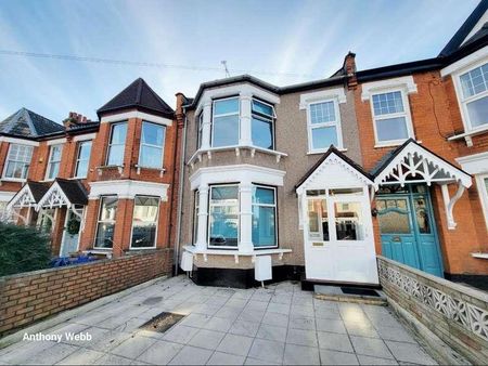 Kelvin Avenue, Palmers Green, N13 - Photo 2